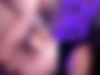 Live cam show with Luna - Angel on StripNow
