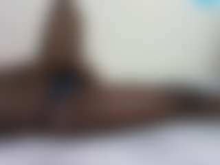 Live cam show with Africanpretty - Kinky on livesuperchat.net
