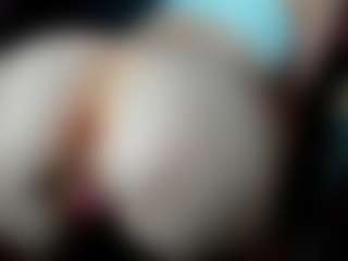 Live cam show with Sofia - Thong on liverealitysex.com