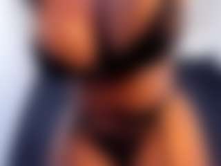 Live cam show with MARA-THOMPSONN - Public Black on UwU Esports