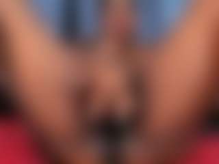 Live cam show with MARA-THOMPSONN - Solo on AdultVida.com