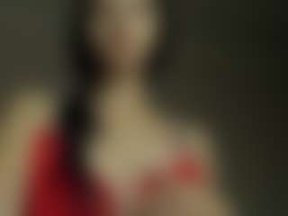 LunyTang MILF webcam performer live streaming