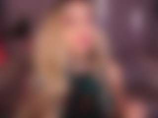 Live cam show with CandyGraces - Flashing on CamClone