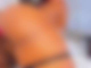 Live cam show with ebonyyhot - Athletic on eurowanks.com