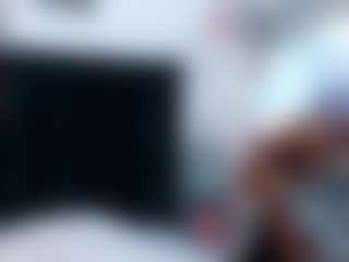 Live cam show with petitelittleebony - Lovense on Dolls Live