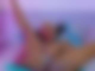 Live cam show with petitelittleebony - Amateur Mature on Lustler