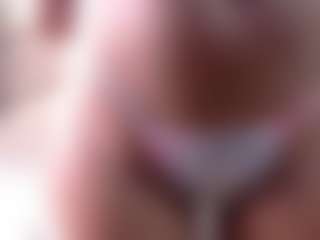 Live cam show with petitelittleebony - Middle Aged on nudelive.tv