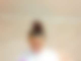 Live cam show with SaraSmit - Average on Nude Live Now