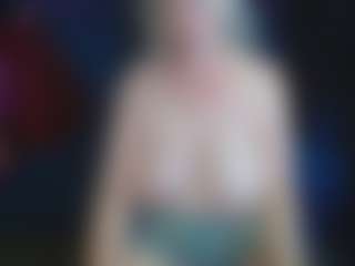 Live cam show with abbinatural - Nora on live18s.com