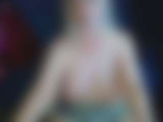 Live cam show with abbinatural - Nora on googirlz
