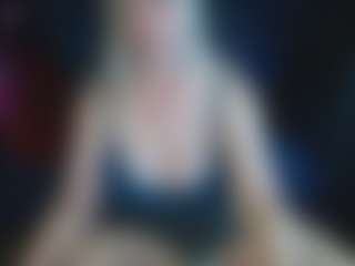 Live cam show with abbinatural - Blonde Hair MILF on Gym Cam Girls