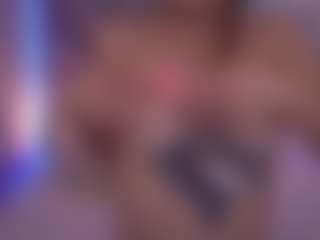 Live cam show with AliceArwen - Gray Eyes on Fit Hotties