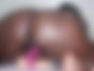 Live cam show with sexxy - Ebony Teen (18+) on AdultVida.com