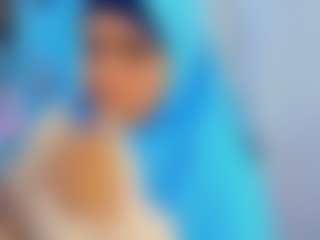 Live cam show with FalakYasin - Nipple Piercings on Chatstar