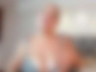Live cam show with Sofi-Backer - Facial on Camsoda