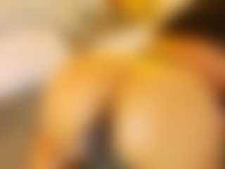 Live cam show with AnnieWolf - Black on AdultVida.com