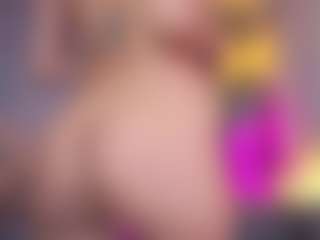 Live cam show with Elisse Cinnamon - Lovense on Camsoda