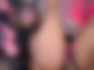Live cam show with Elisse Cinnamon - Blonde Hair HD on xfollow cams