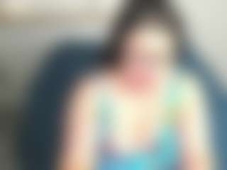 Live cam show with Kira - Moaning on Camming Site