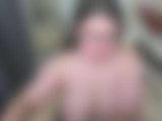 Live cam show with Kira - Hairy Pussy on Dolls Live