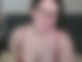 Live cam show with Kira - Oil on Soda Cam
