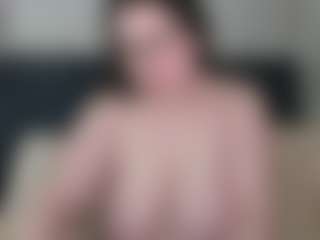 Live cam show with Kira - Green Eyes on Soda Cam
