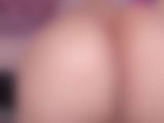 Live cam show with sweet-booty - Red Hair on madthumbs