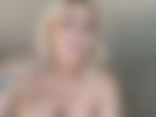 Live cam show with SureCakes - Pornstar Squirt on Camsoda Late Night