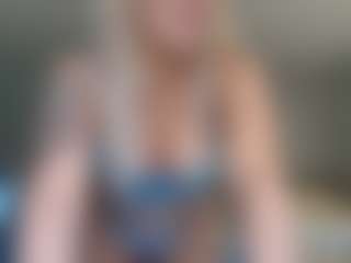 Spettacolo in cam dal vivo con SureCakes - Pornstar HD su Camsoda