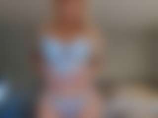 Live cam show with SureCakes - Pornstar Petite on Strip Flash - Live Sex Shows