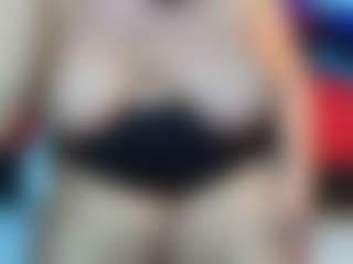 Live cam show with shanttal - Granny on Fit Hotties