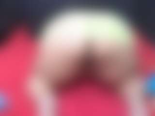 shanttal MILF webcam performer live streaming