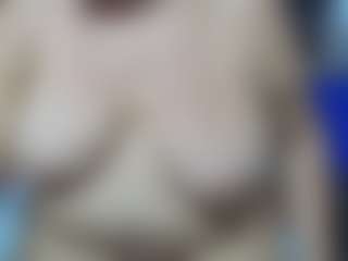 shanttal MILF webcam performer live streaming