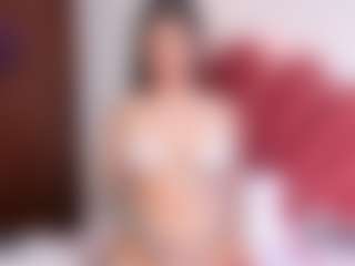 Live cam show with RaquelDanger - Sucking on madthumbs