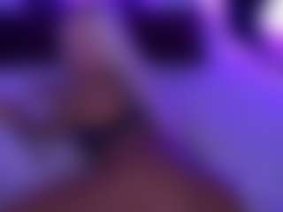 Live cam show with GraceHotDavies - Green Eyes on Big Tits