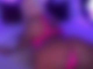 Live cam show with GraceHotDavies - Bald on madthumbs