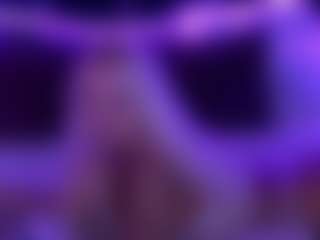 Live cam show with GraceHotDavies - Living Room on Camming Site