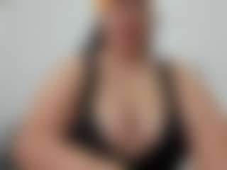 Live cam show with Andrea-curvy1 - Phatass on iamadamtest123.com