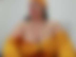 Live cam show with Andrea-curvy1 - Hairy Armpits on Instabang
