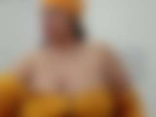 Live cam show with Andrea-curvy1 - Phatass on livesexfox.com