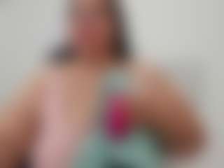 Live cam show with Andrea-curvy1 - Phatass on eurowanks.com