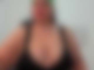 Live cam show with Andrea-curvy1 - Role Play MILF on instabang