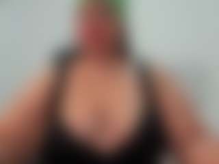 Live cam show with Andrea-curvy1 - Longhair on Latina Girls