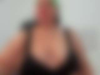 Live cam show with Andrea-curvy1 - Phatass on crypto-cams