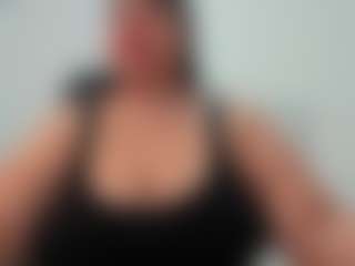 Andrea-curvy1 MILF webcam performer live streaming