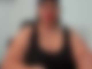 Andrea-curvy1 MILF webcam performer live streaming