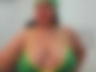 Live cam show with Andrea-curvy1 - Longhair on galaxygirlnitro.com