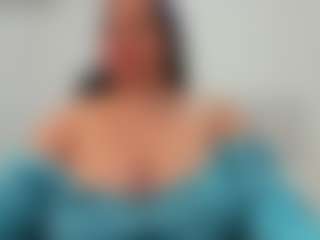 Live cam show with Andrea-curvy1 - Phatass on Camsoda