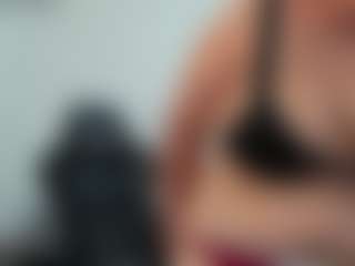 Live cam show with Andrea-curvy1 - Hairy Pussy on luckytryst.com