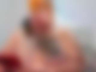 Live cam show with Andrea-curvy1 - Hairy Armpits on Camiplay Live